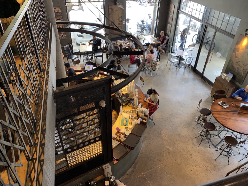 ブラウンコーヒー プノンペン カンボジア【レビュー】 BROWN Roastery BKK おしゃれでこだわりを感じるカフェ