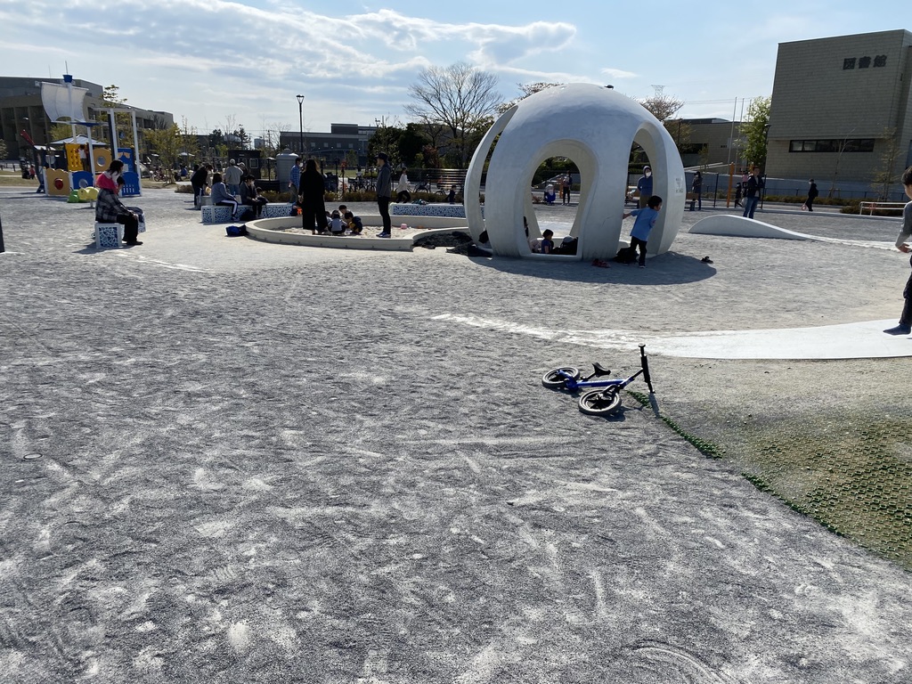 浦安公園ゆうゆう広場