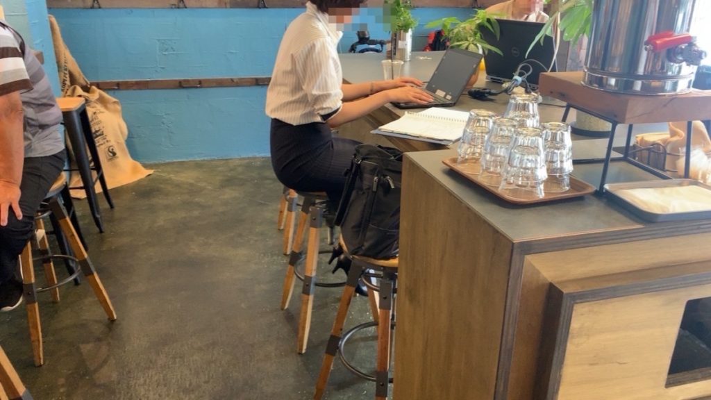 鷰 en 店内 テーブル