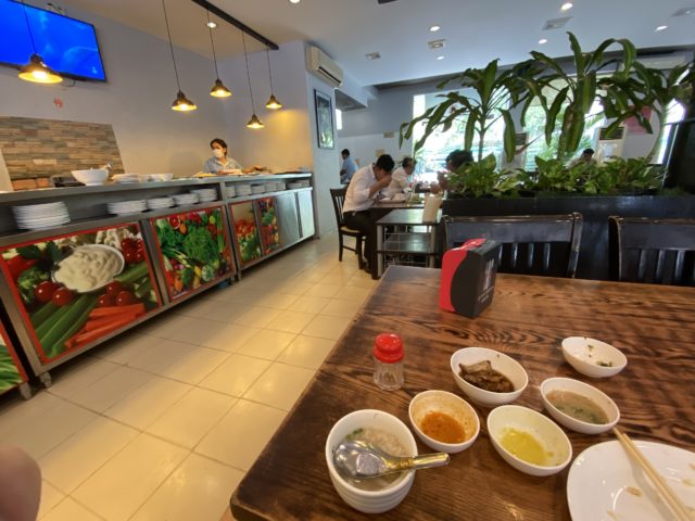 Relax Cafe プノンペン ランチビュッフェ