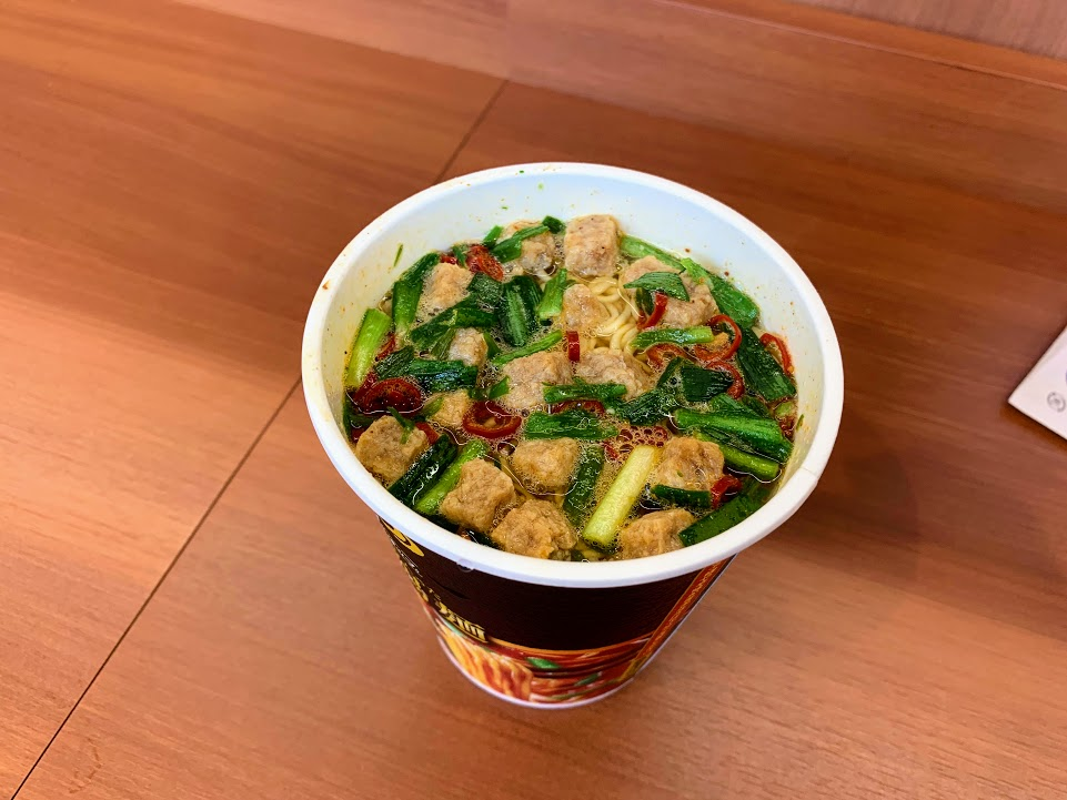 RIZAP麻辣湯麺 糖質量13.6g 【レビュー】刺激的な辛さがたまらない
