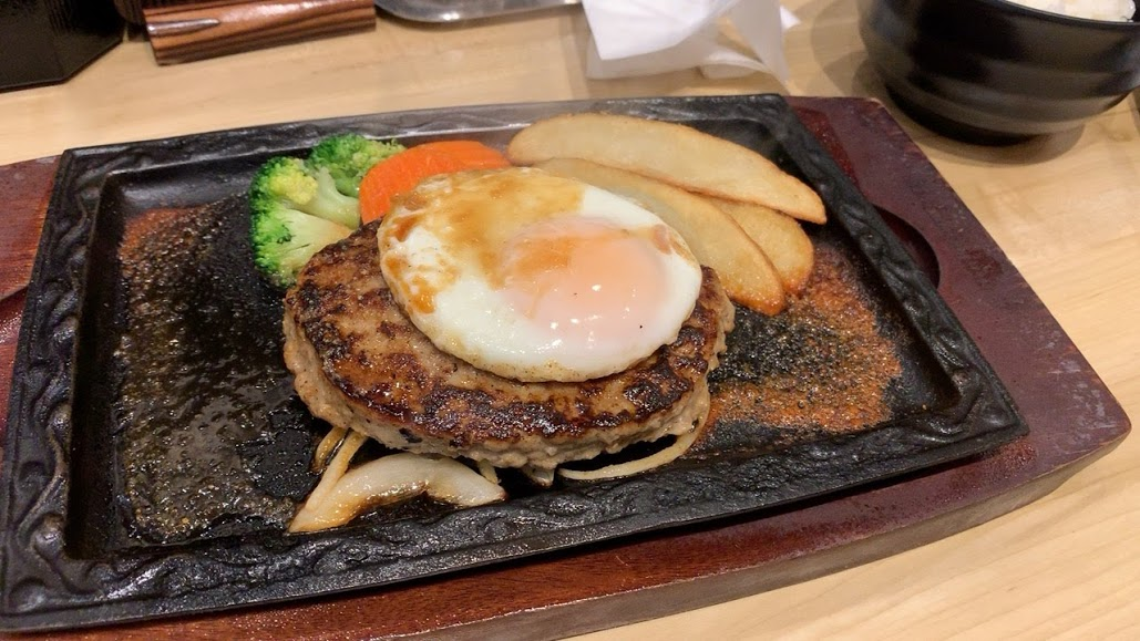 牛和火 人形町店【レビュー】肉汁たっぷりのやわらかハンバーグが最高