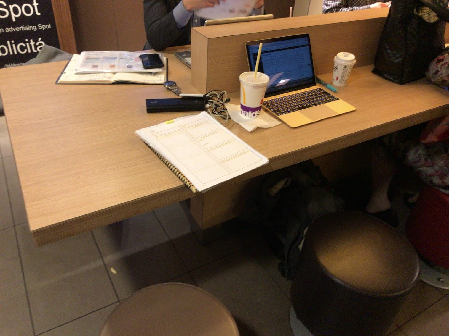 マクドナルド新橋日比谷口店【レビュー】ノマド仕事にぴったり