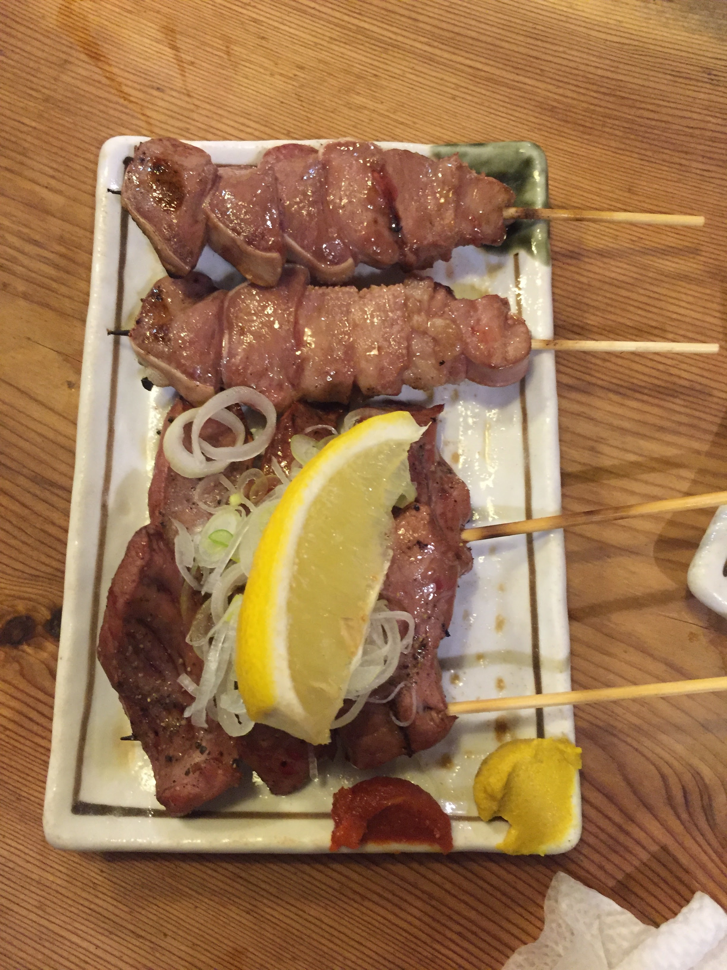宮川橋もつ肉店 【レビュー】横浜 野毛グルメ 極上のもつ焼き