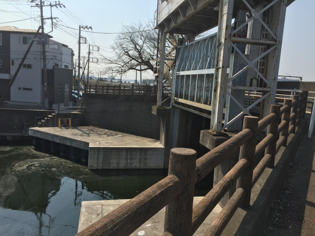 境川水門