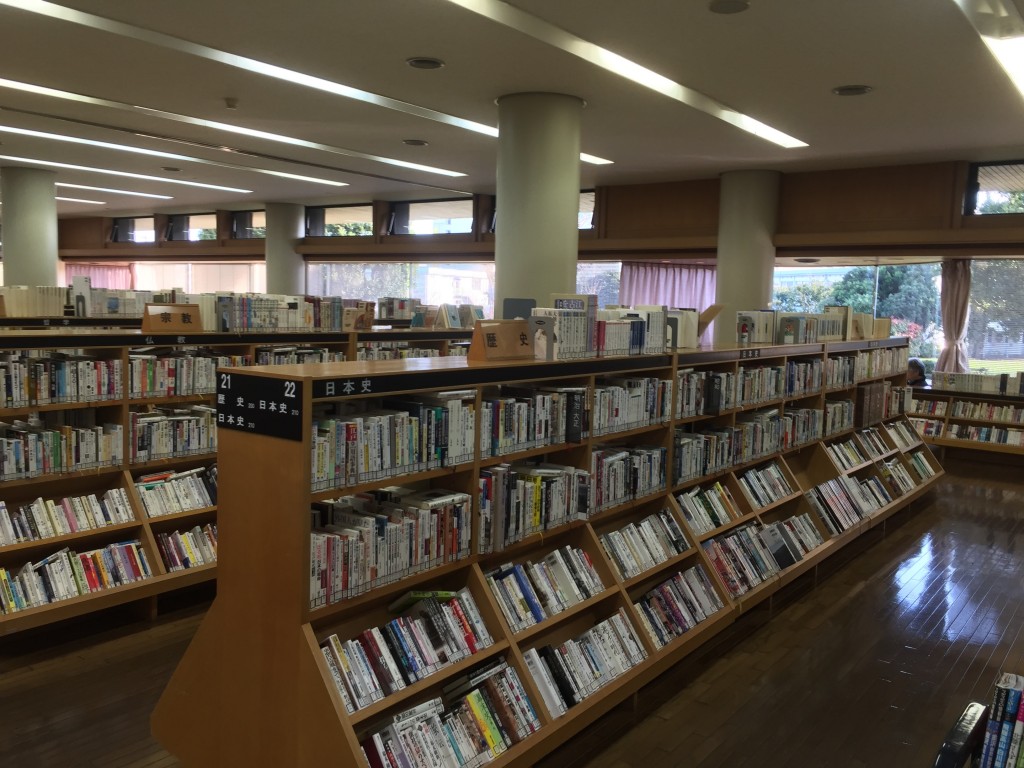 浦安市立中央図書館