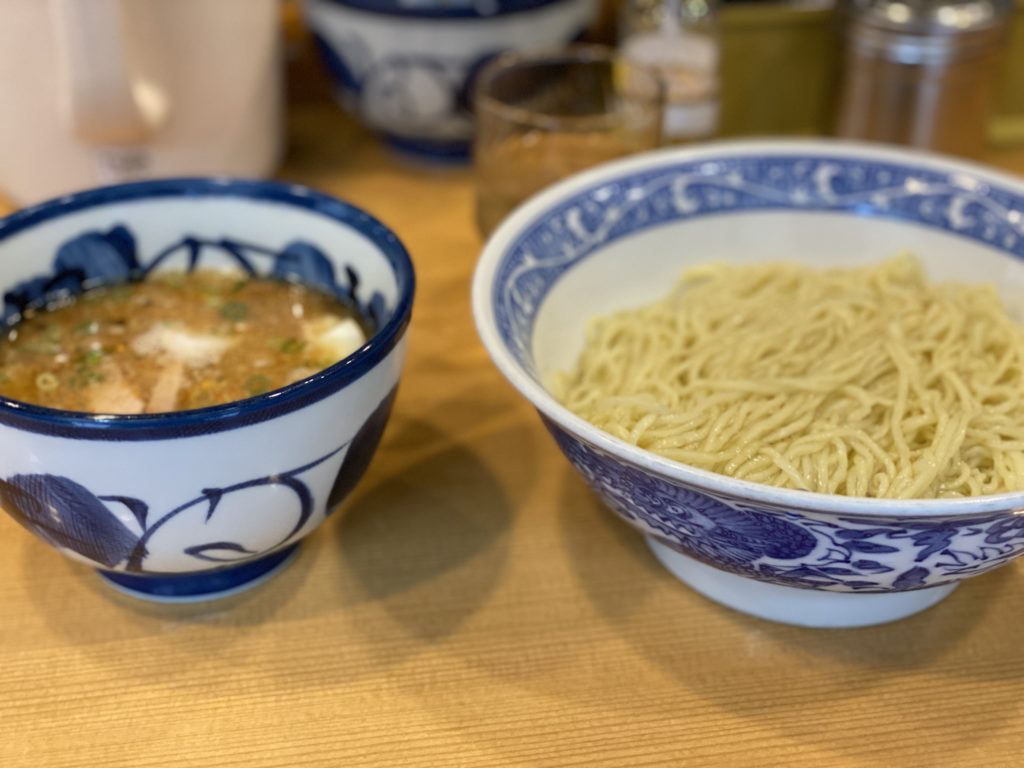 青葉 中野本店 細麺 つけ麺【レビュー】昆布水ひたしでのどごしさっぱり