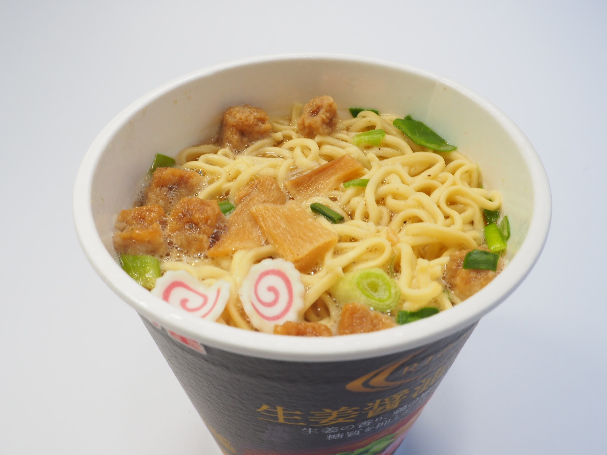 RIZAP カップ麺 生姜醤油ラーメン【レビュー】糖質制限の味方 しかもうまい！