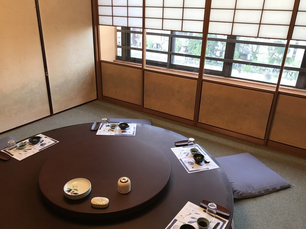 てら岡 本店(旧 春駒店)