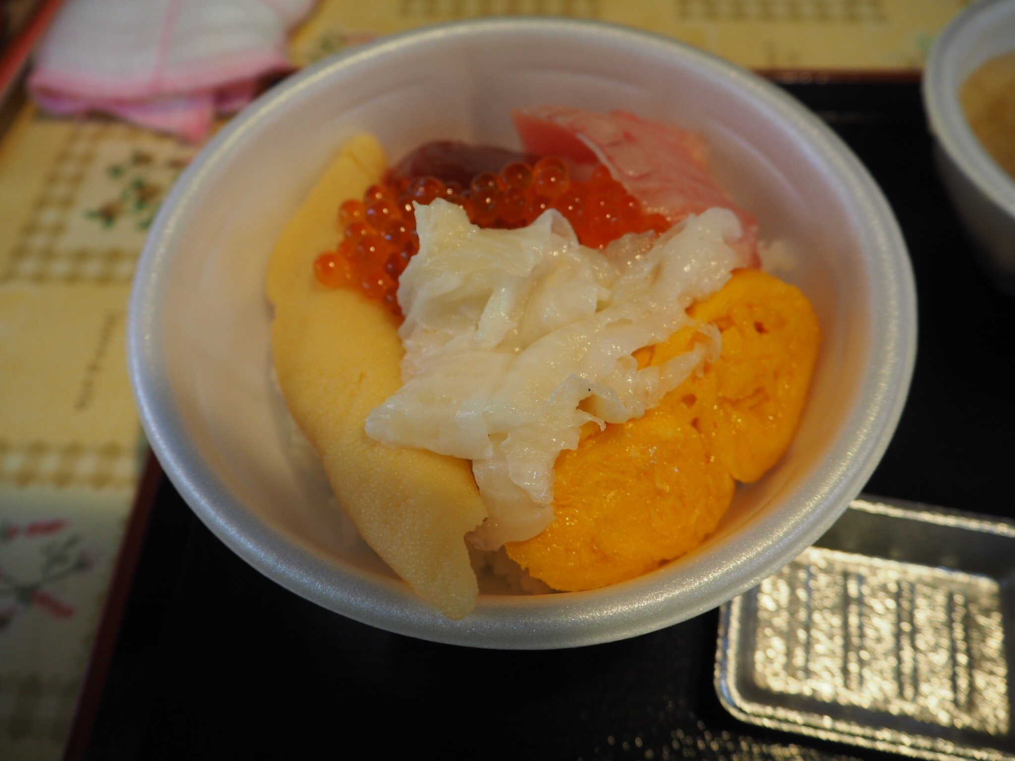 のっけ丼 青森魚菜センター【レビュー】 好きな魚介を自分好みに乗せて食べる贅沢！