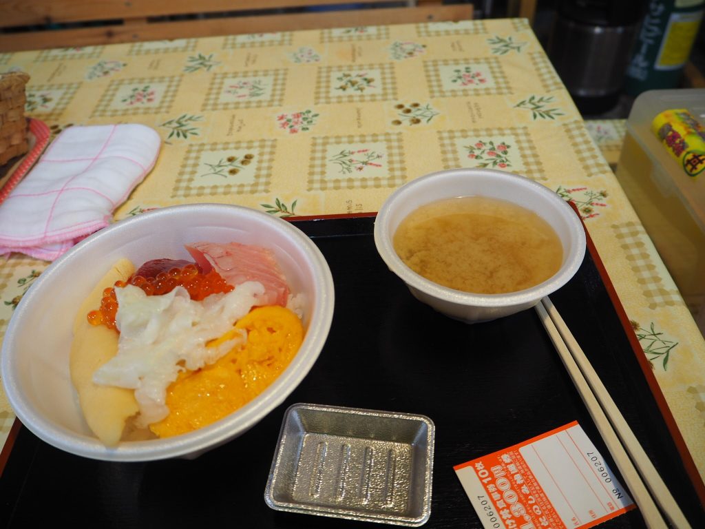 のっけ丼 青森魚菜センター