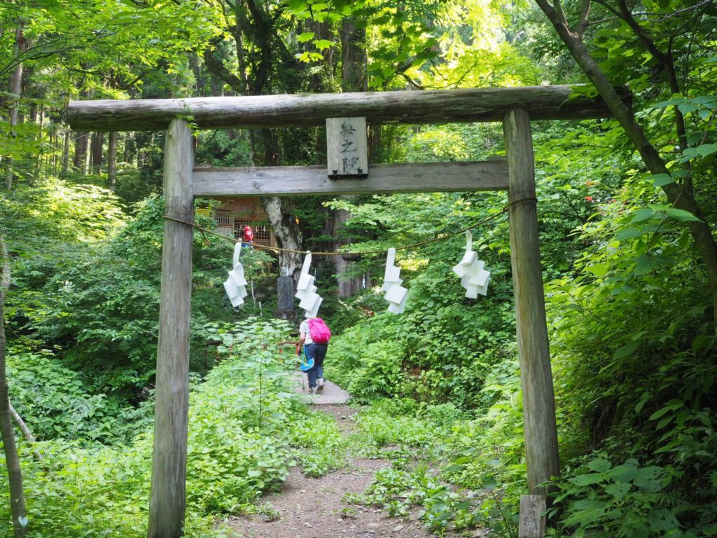 軍刀利(グンダリ)神社 奥の院