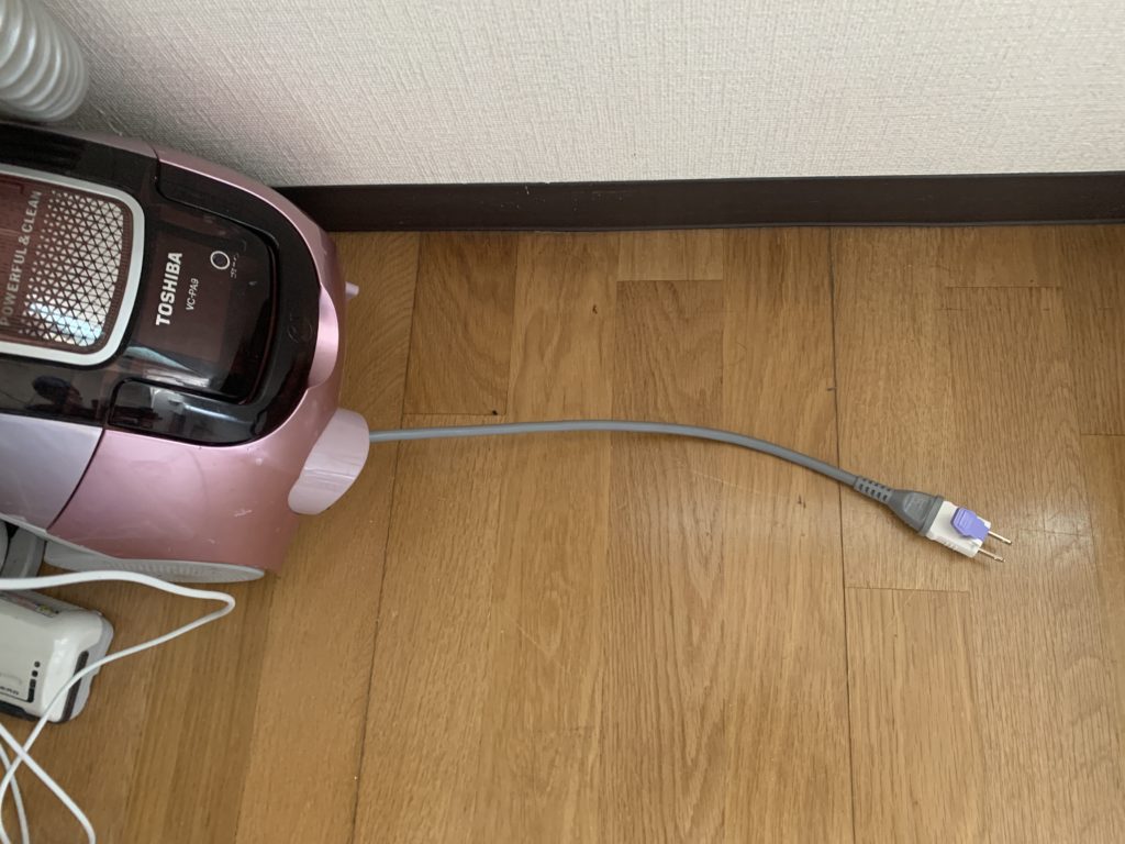つまみ式プラグ