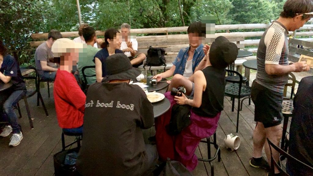 ビア カフェ バテレ テラス席