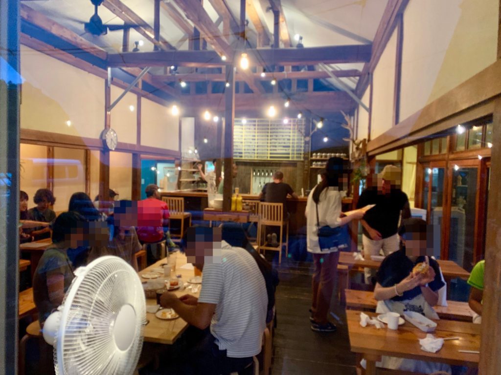 ビア カフェ バテレ 店内