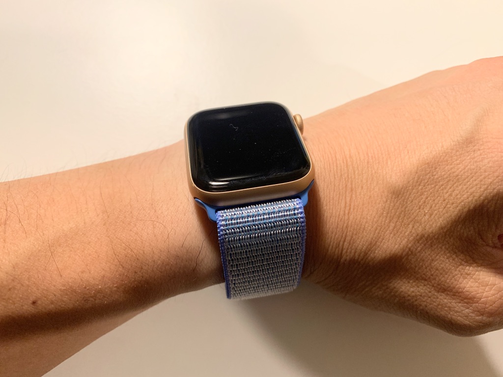 Apple Watch サードパーティ製 スポーツループバンド【レビュー】