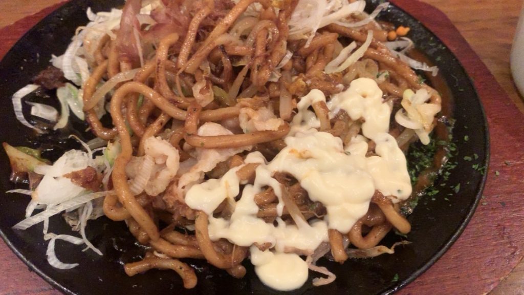 焼きそばは飲み物　池袋