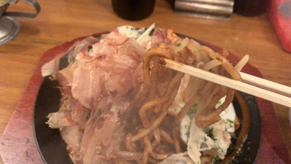 焼きそばは飲み物　池袋